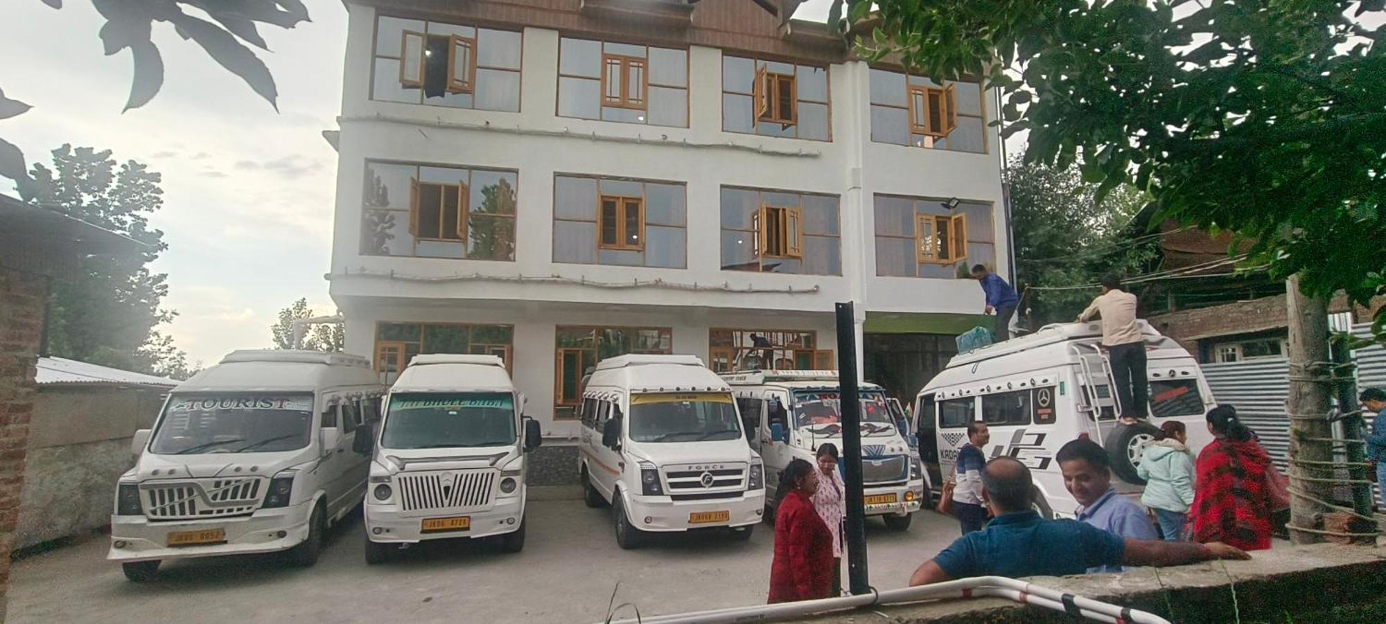 Gulmarg Gs Residency Hotel Bagian luar foto