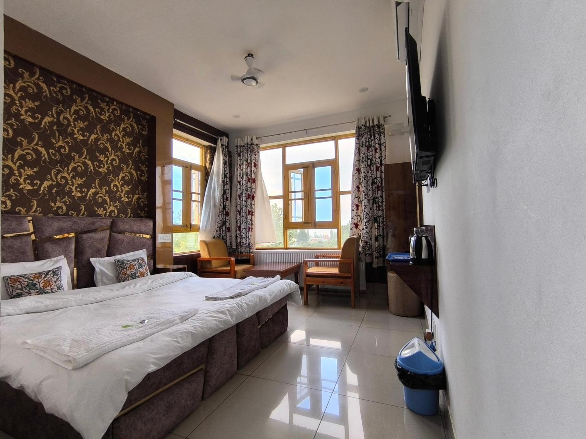 Gulmarg Gs Residency Hotel Bagian luar foto