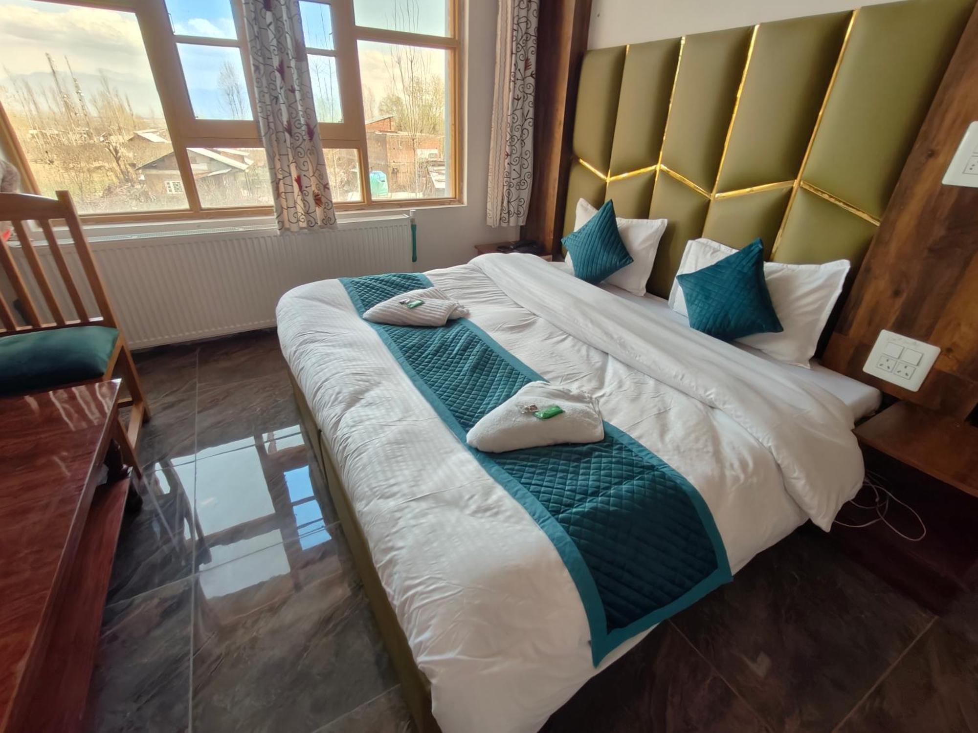 Gulmarg Gs Residency Hotel Ruang foto